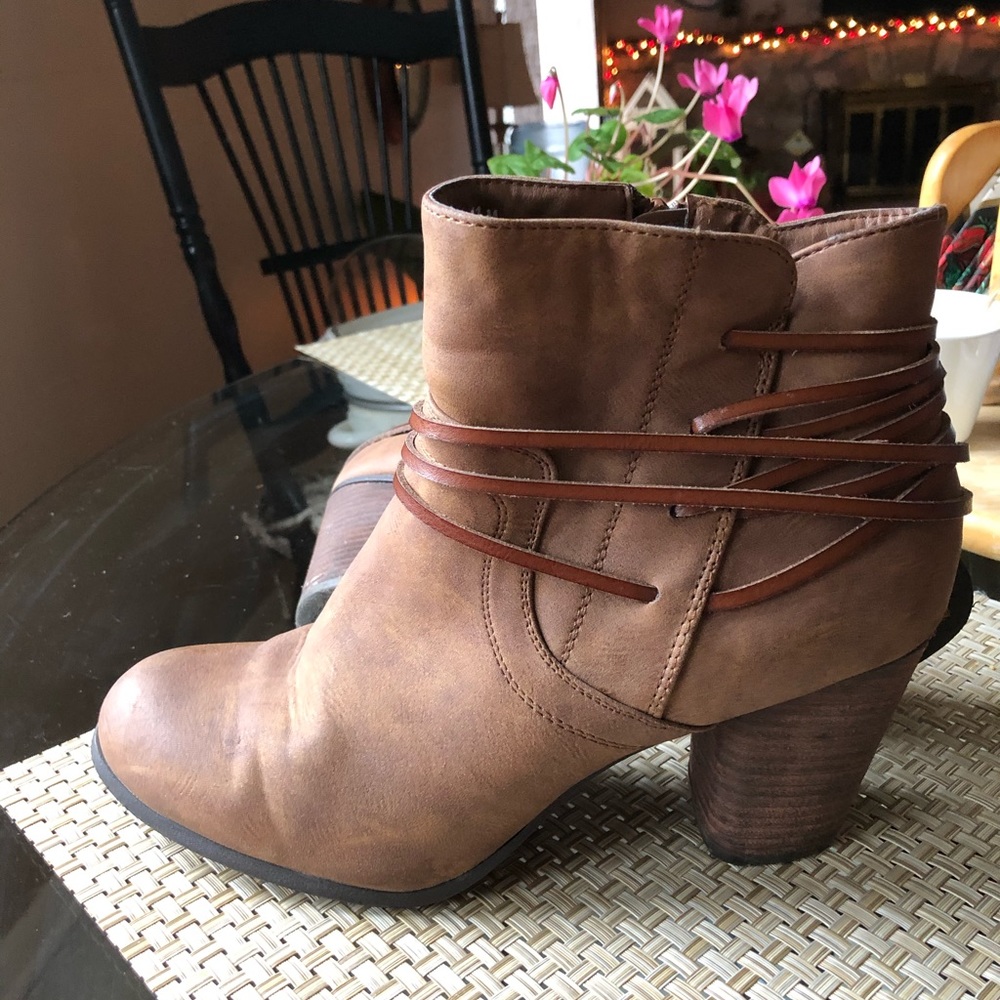 Women’s tan saddle cowboy boots size 10 EUC